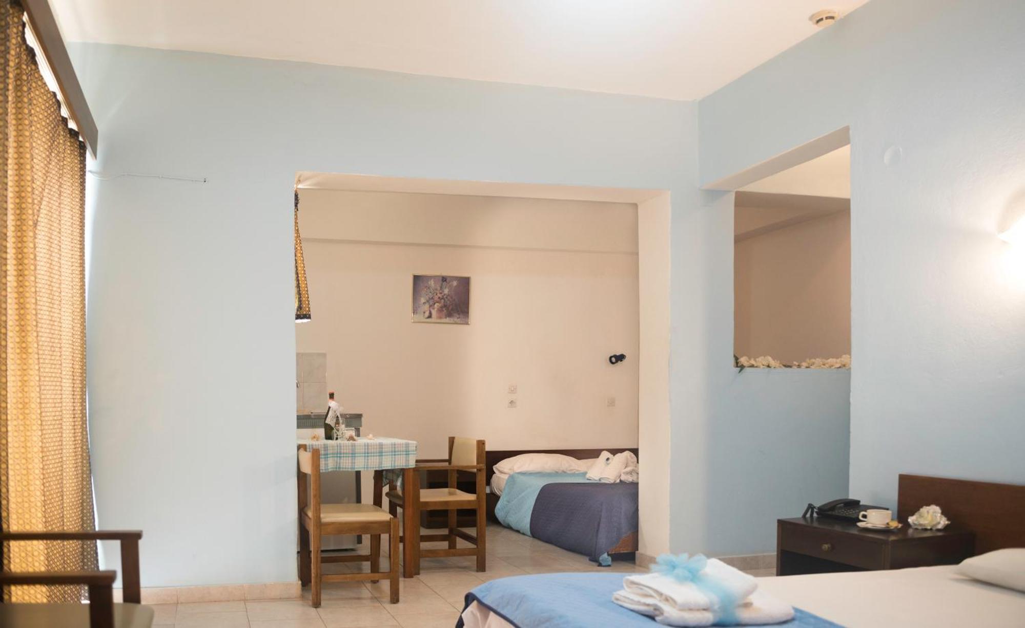 αντώνιος Ξενοδοχείο με διαμερίσματα Φαληράκι